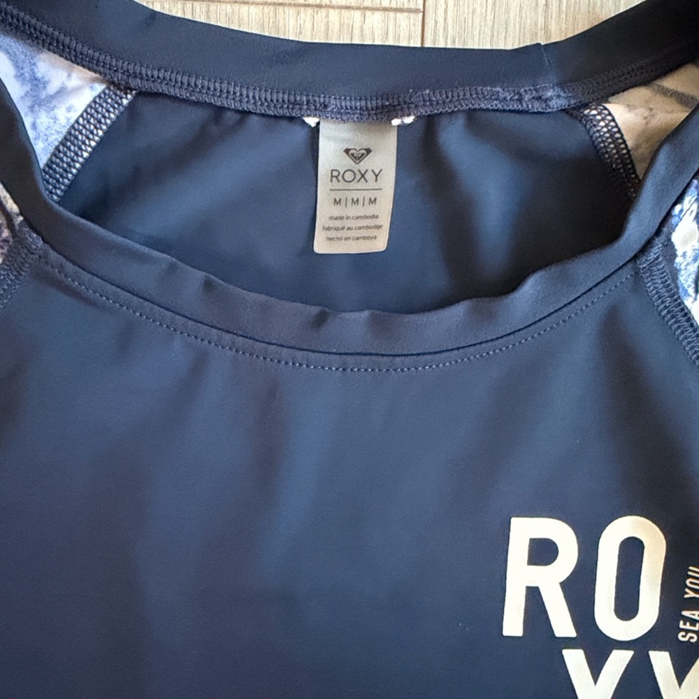 Roxy Navy and White Patterned Swim Rashguard Set - Picture 4 of 4